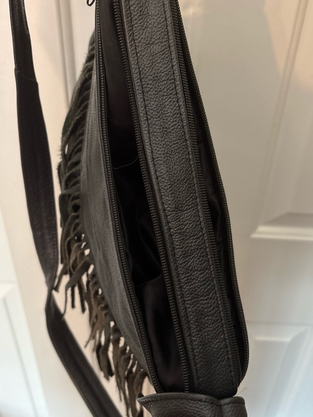 Black Fringe Genuine Leather Shoulder Bag - Picture 7 of 7